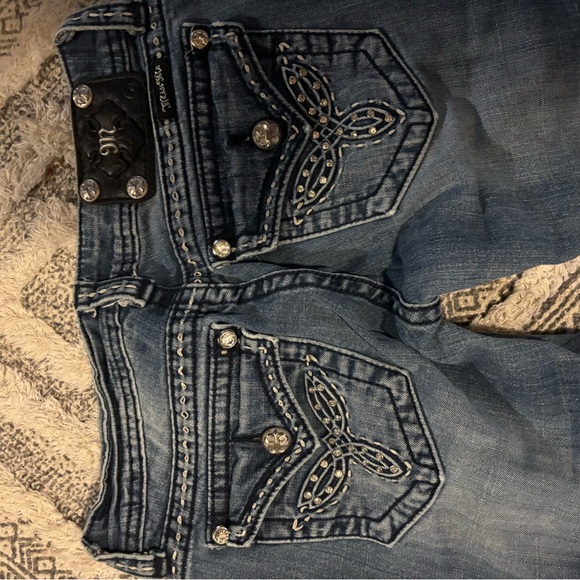 Women's Miss Me Jeans - Picture 3 of 4